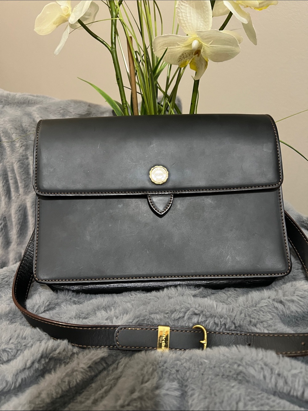 Marie Claire Vintage Classic Black Leather Crossbody EUC
